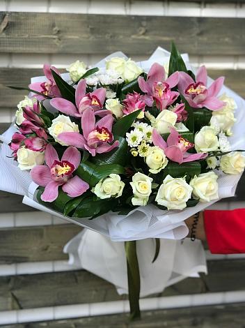Букет цветов из: Розы и Хризантемы в Обояни