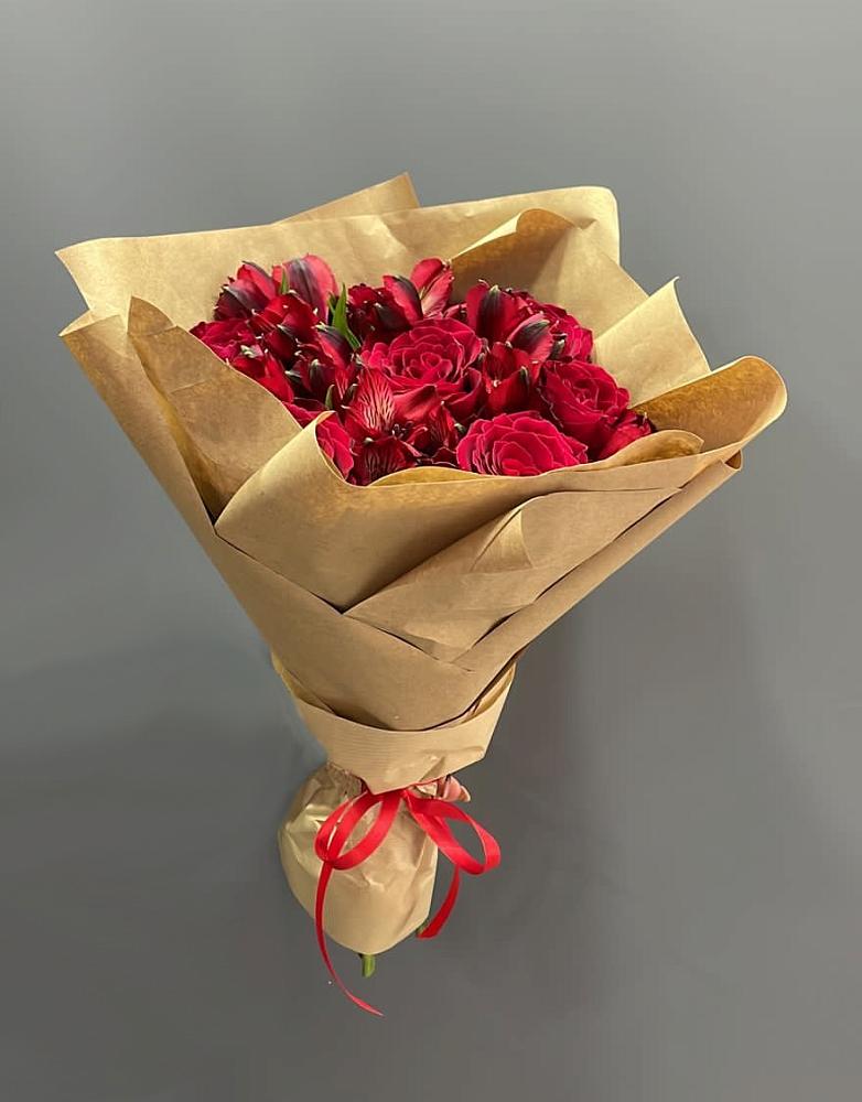 Букет цветов из: Альстромерии и Розы в Обояни