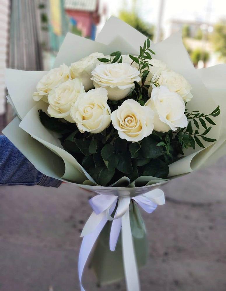 Букет Белые розы Проуд в Обояни