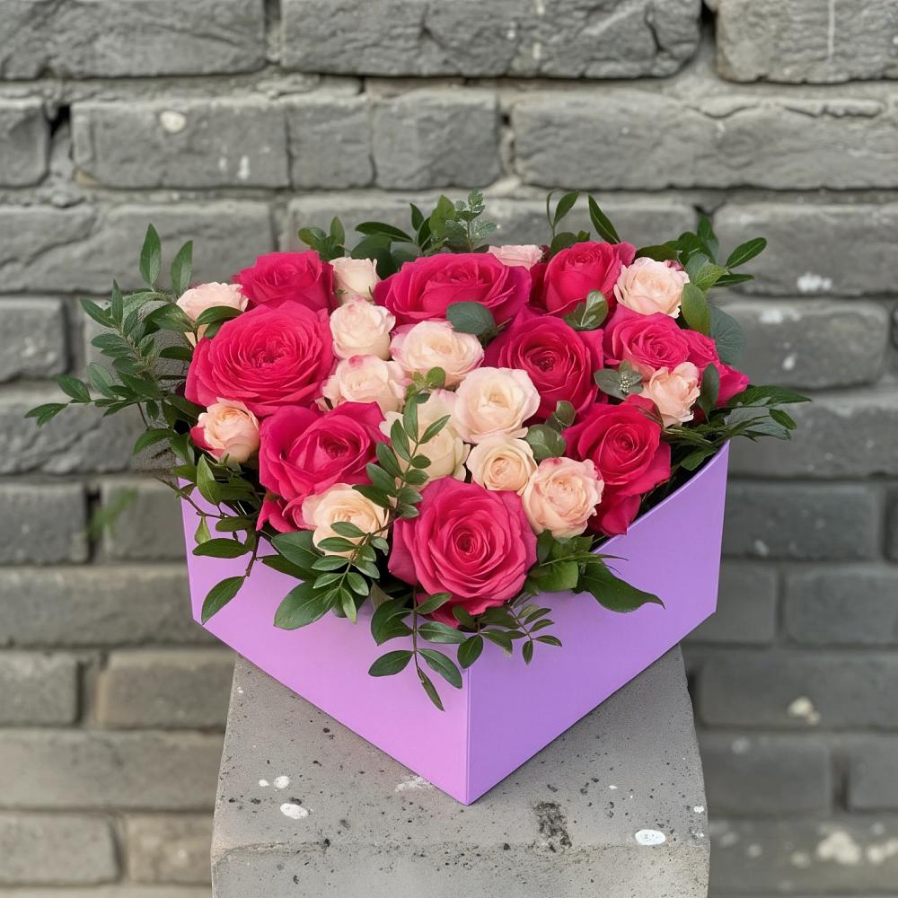 Цветочная композиция из Розы в коробке в Обояни