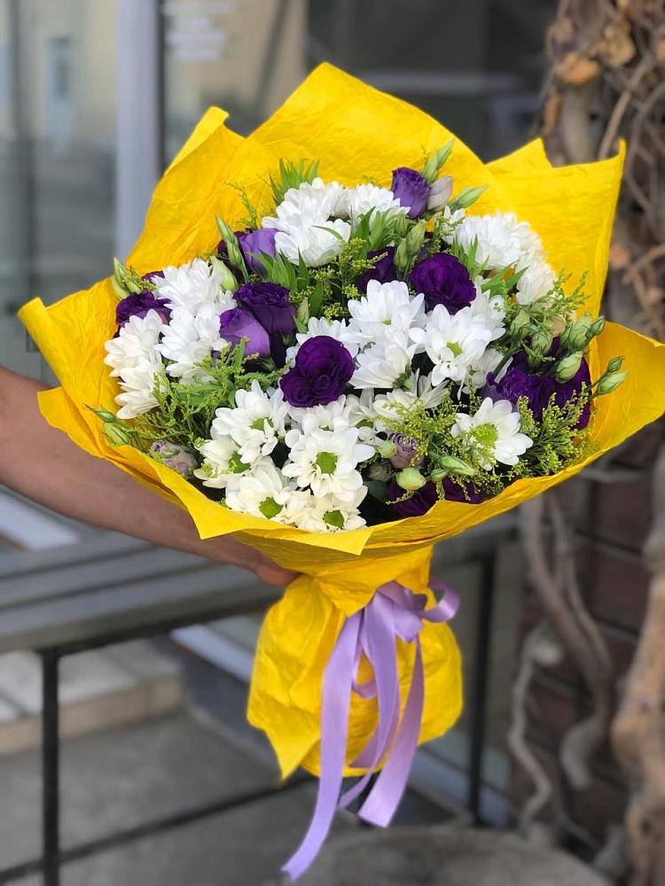 Букет цветов из: Ирисы, Хризантемы и Ромашки в Обояни