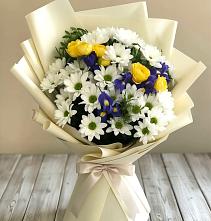Букет цветов из:  Ирисы, Хризантемы и Розы #REPLACE_PRED# Обояни