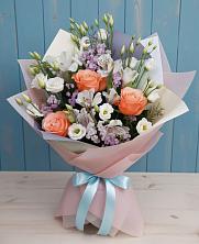 Букет цветов из:  Лизиантусы, Розы, Альстромерии и Гипсофила в Обояни