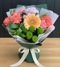 Букет цветов из:  Гвоздики, Розы, Герберы и Хризантемы в Обояни