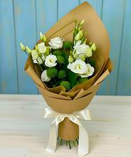 Букет цветов из:  Хризантемы и Лизиантусы в Обояни