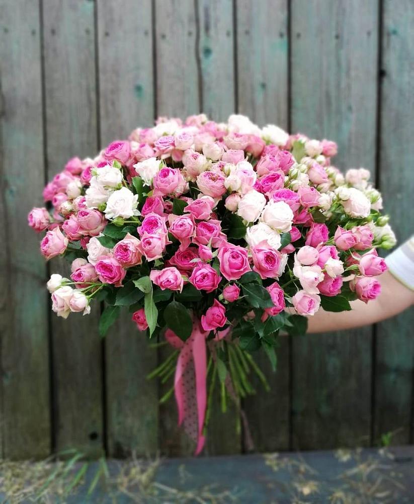 Букет Розовые кустовые розы Натали и Лав Лидия в Обояни