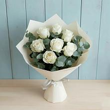 Букет Белые розы в Эвкалипте в Обояни