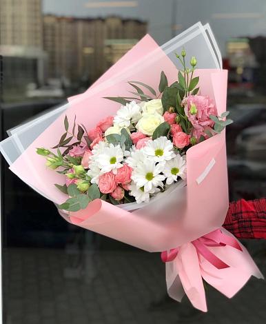 Букет цветов из: Розы, Лизиантусы и Хризантемы в Обояни