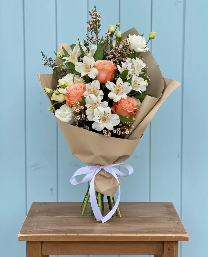 Букет цветов из: Альстромерии, Лизиантусы, Розы и Хризантемы в Обояни